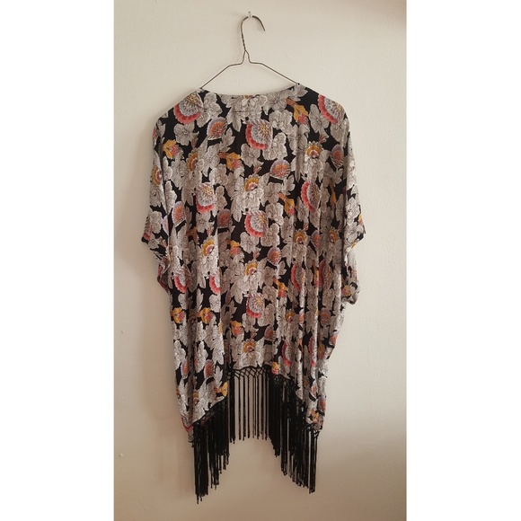 Floral and Fringed Top - Picture 2 of 4